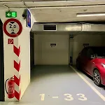Adm Elegant Gem - Free Garage Parking, Pool Table Apartmán