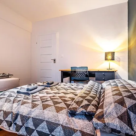 Apartmán Adm Elegant Gem - Free Garage Parking, Pool Table