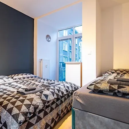 Adm Elegant Gem - Free Garage Parking, Pool Table