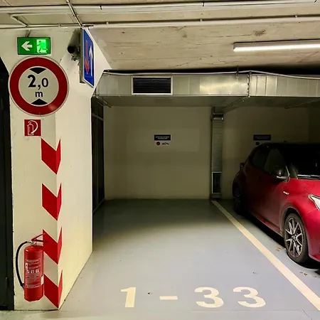 Adm Elegant Gem - Free Garage Parking, Pool Table 아파트