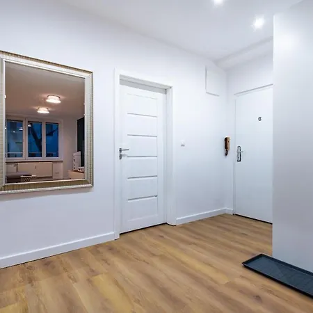 아파트 Adm Elegant Gem - Free Garage Parking, Pool Table