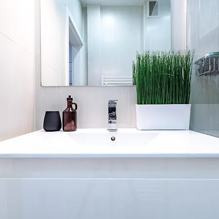 Adm Elegant Gem - Free Garage Parking, Pool Table Bratislava