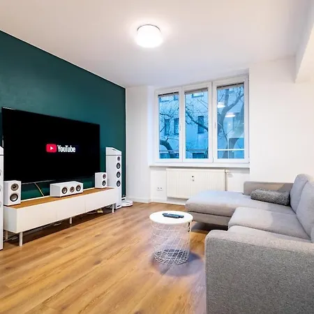 Adm Elegant Gem - Free Garage Parking, Pool Table