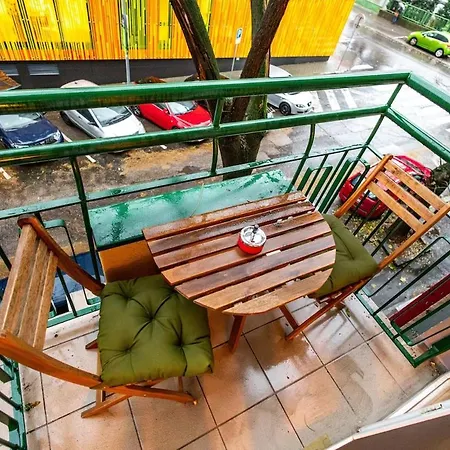 Apartament Adm Elegant Gem - Free Garage Parking, Pool Table *