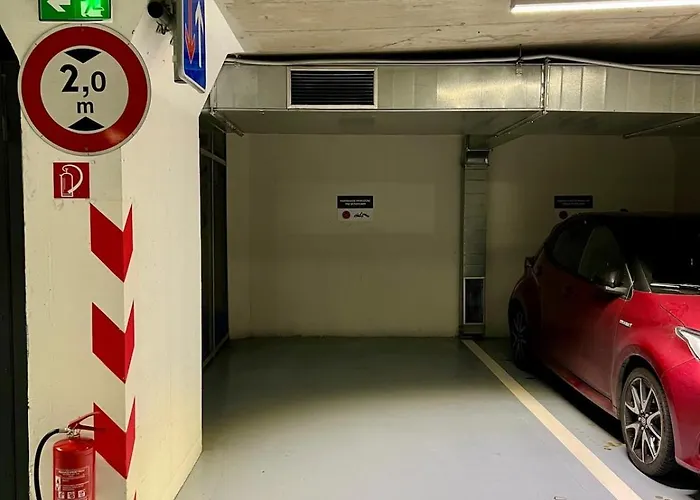 Adm Elegant Gem - Free Garage Parking, Pool Table Апартаменты