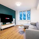 Adm Elegant Gem - Free Garage Parking, Pool Table
