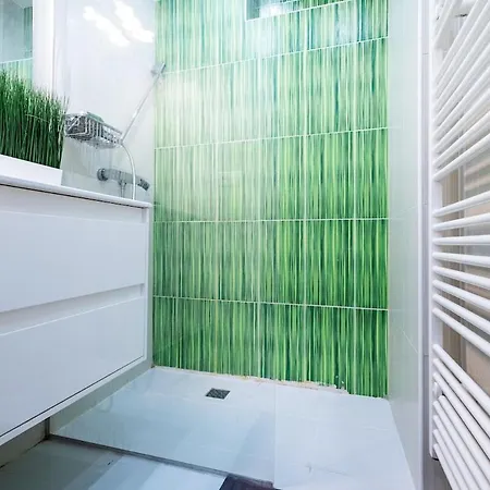 Adm Elegant Gem - Free Garage Parking, Pool Table Μπρατισλάβα