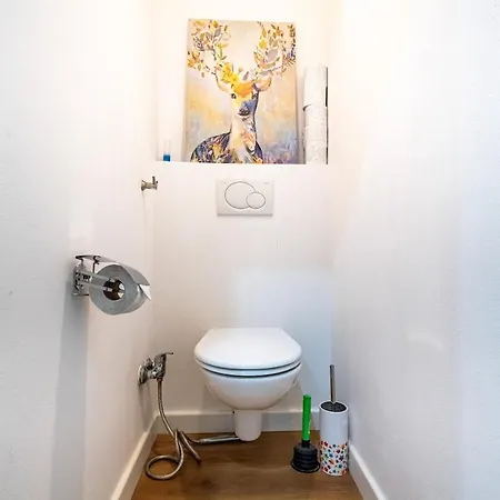 Adm Elegant Gem - Free Garage Parking, Pool Table *