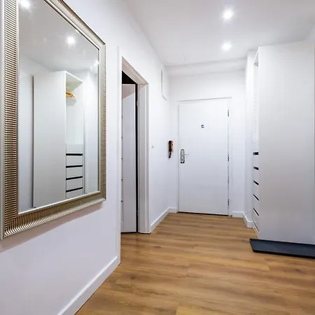 Adm Elegant Gem - Free Garage Parking, Pool Table Μπρατισλάβα