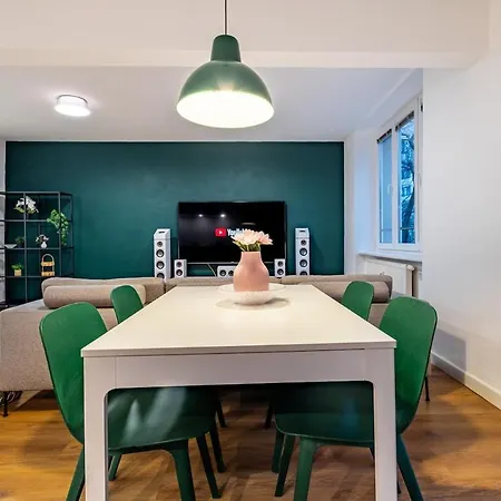 Adm Elegant Gem - Free Garage Parking, Pool Table شقة براتسيلافا